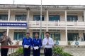 LÃNH ĐẠO TRƯỜNG THCS BA ĐỘNG TẶNG QUÀ CHO HS KHỐI 9 ĐÃ ĐẠT GIẢI HSG CẤP TỈNH NĂM HỌC 2024-2025